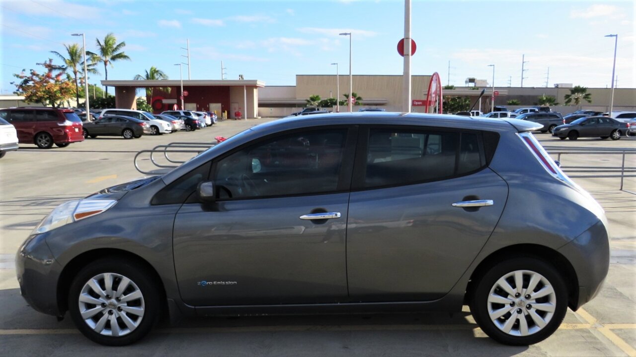Used 2014 Nissan Leaf S w/ Charge Package FWD image 2