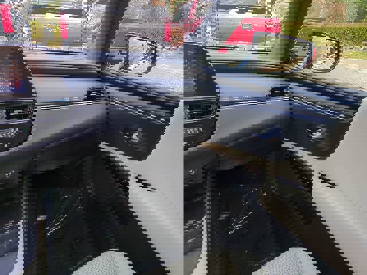 Used 2022 Lexus ES 300h w/ Premium Package image 16