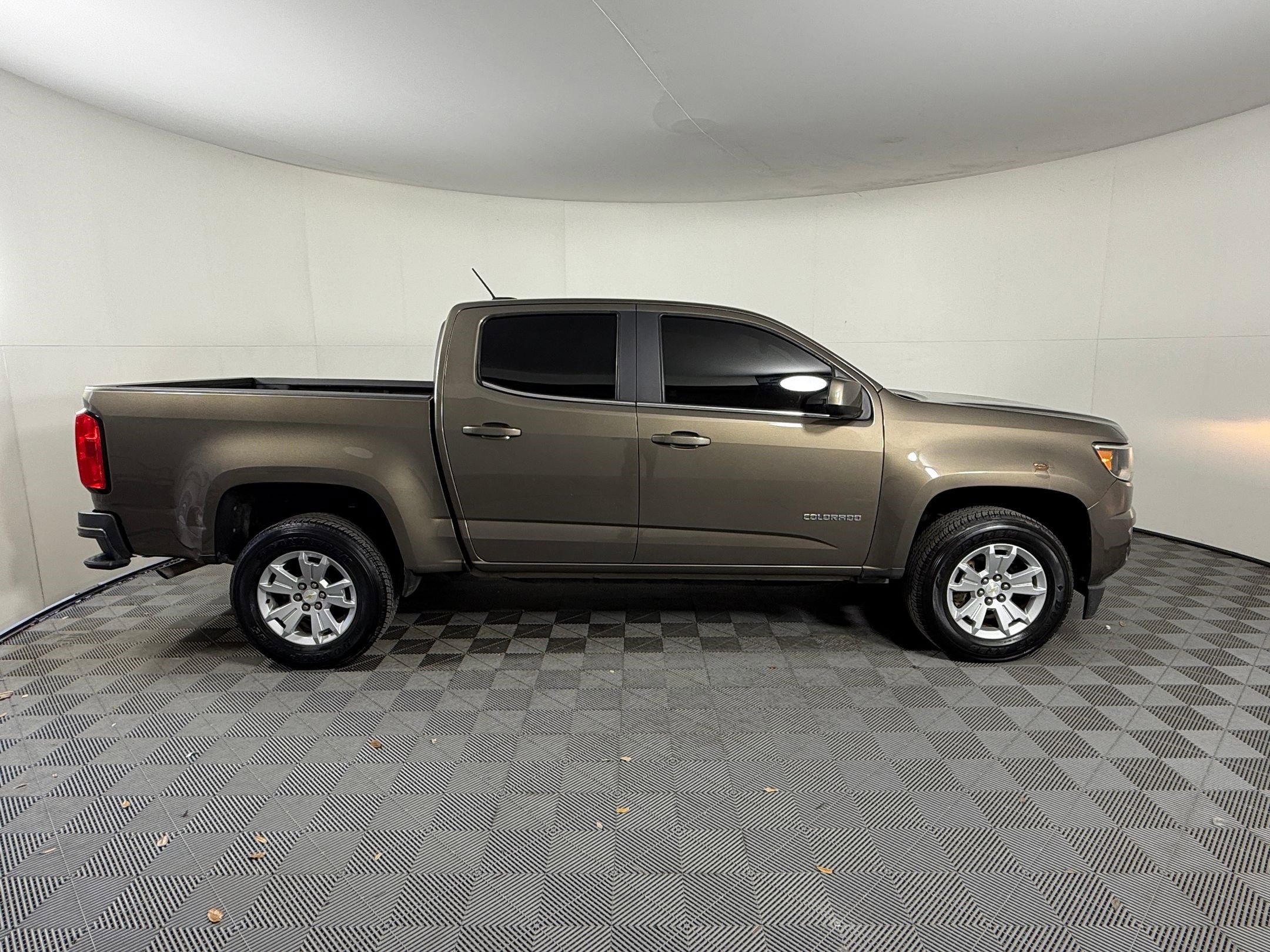Used 2016 Chevrolet Colorado LT w/ LT Convenience Package image 8