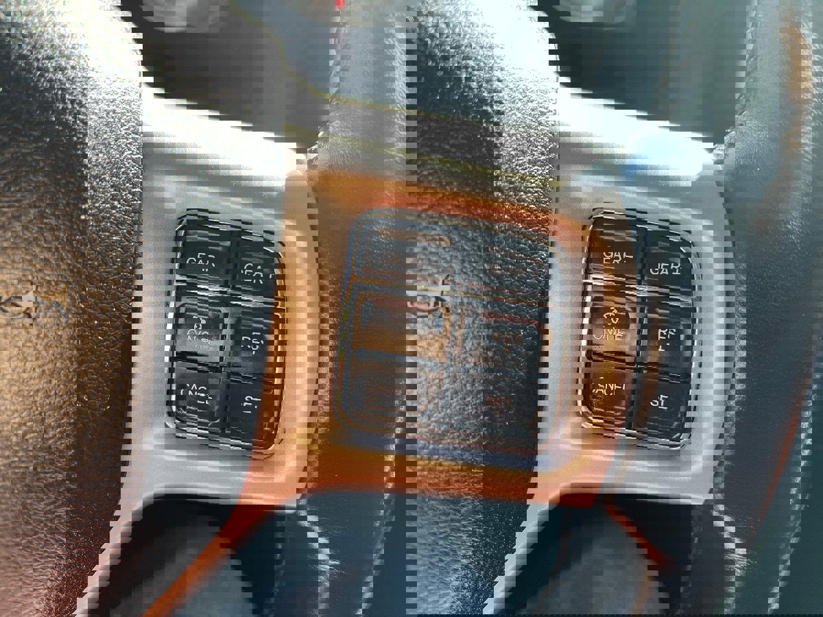 Used 2017 RAM 1500 Laramie RWD image 19