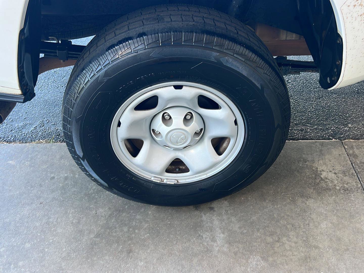 Used 2016 Toyota Tacoma SR image 35