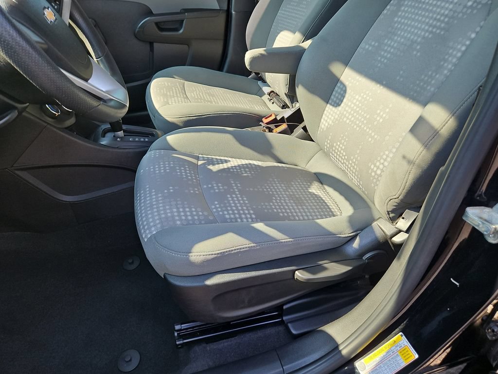 Used 2017 Chevrolet Sonic LS FWD image 16