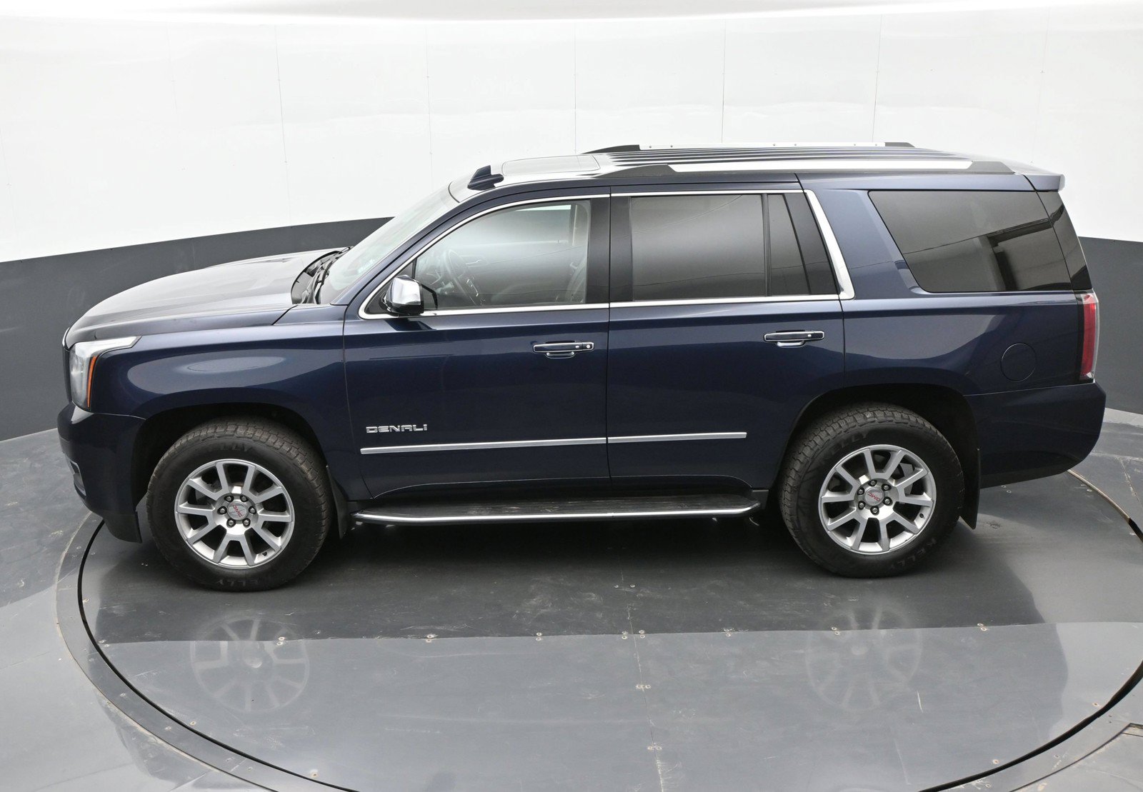 Used 2020 GMC Yukon Denali w/ Open Road Package AWD/4WD image 36