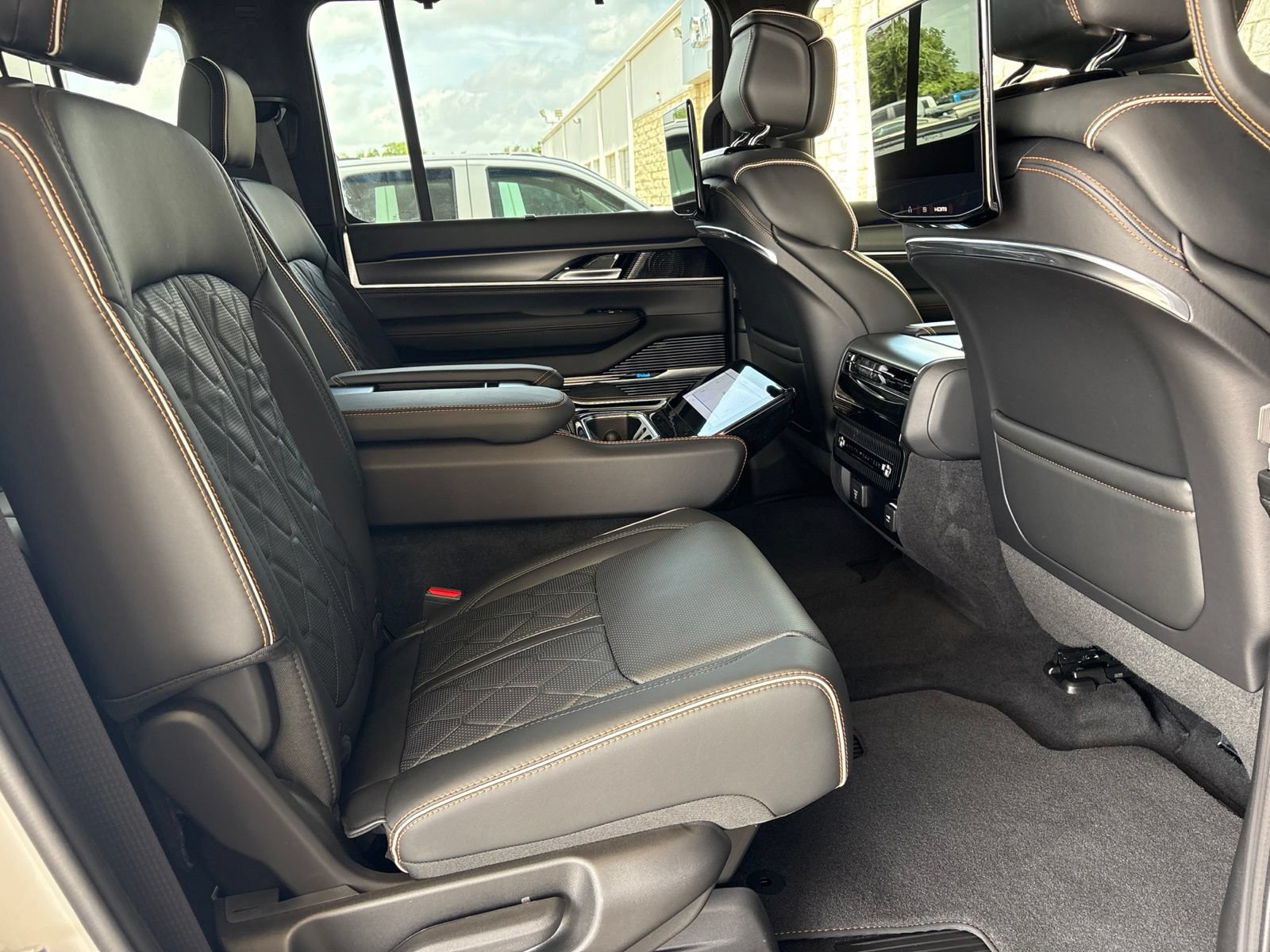 New 2026 Jeep Grand Wagoneer Summit AWD/4WD image 25