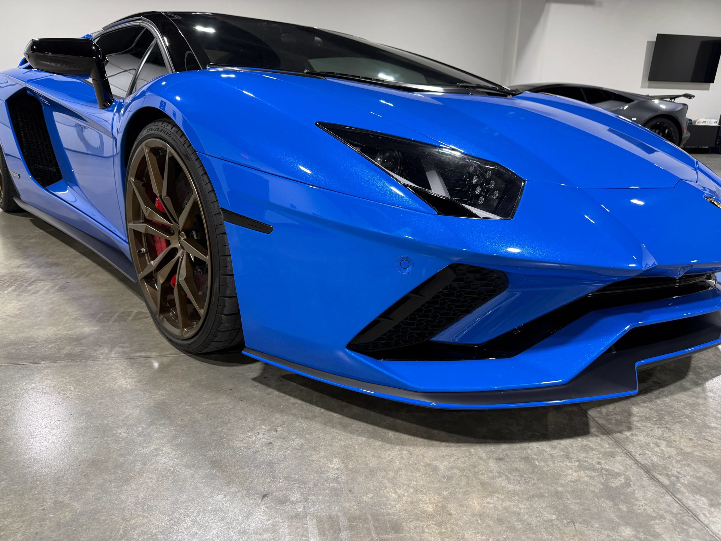 Used 2018 Lamborghini Aventador S AWD/4WD image 46