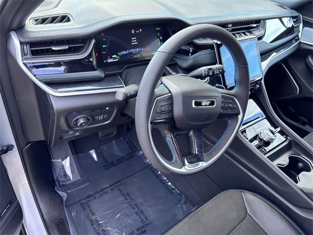 Used 2024 Jeep Grand Cherokee Trailhawk image 9