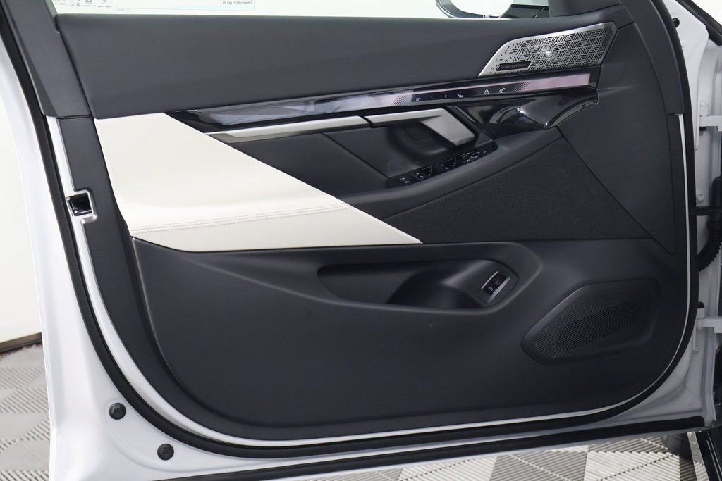 New 2026 BMW 540i xDrive w/ Executive Package image 7