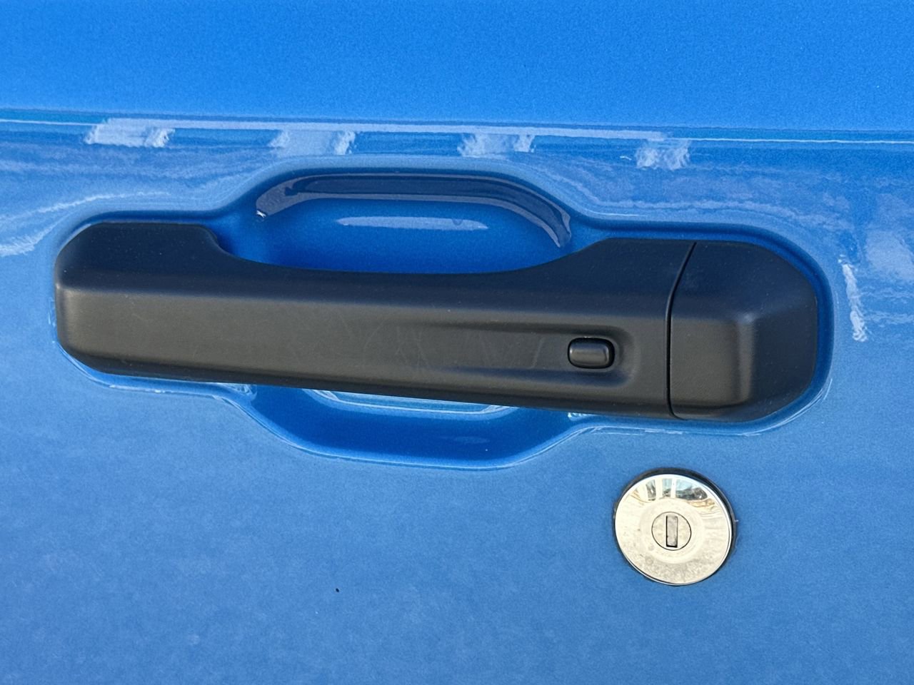 Used 2024 Jeep Wrangler Unlimited Sahara w/ Technology Group image 39