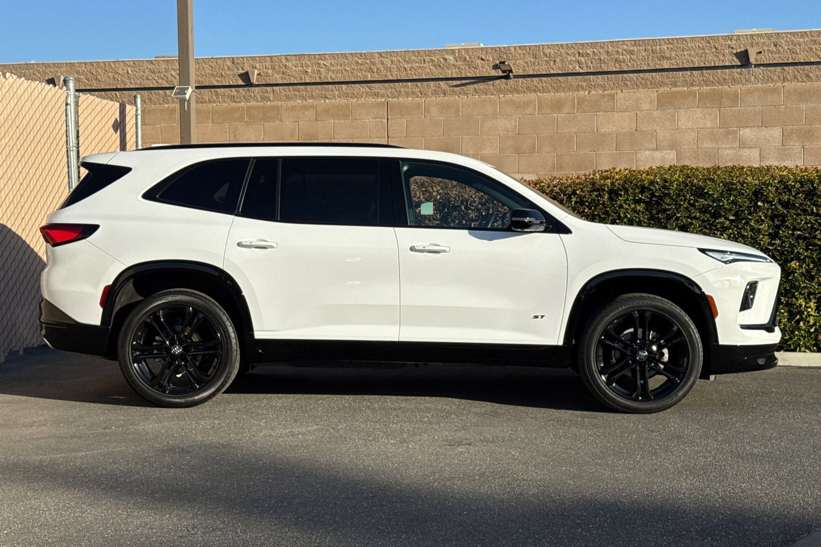 Certified 2025 Buick Enclave Sport Touring FWD image 3