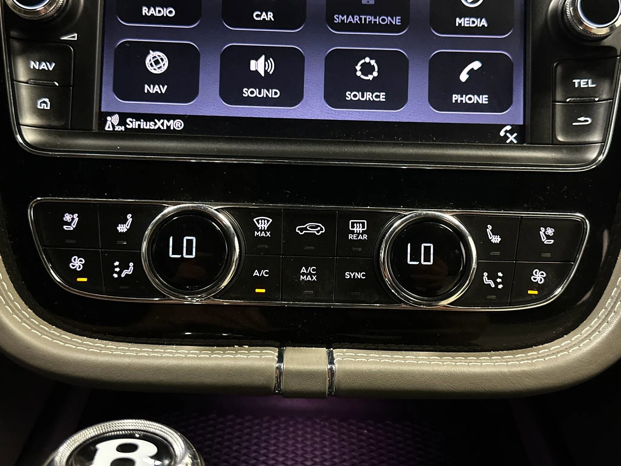 Used 2018 Bentley Bentayga AWD/4WD image 41