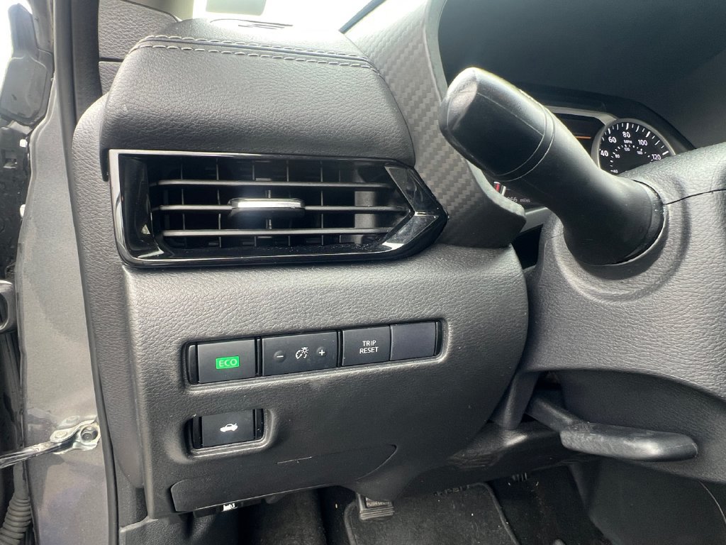 Used 2024 Nissan Sentra SV FWD image 13