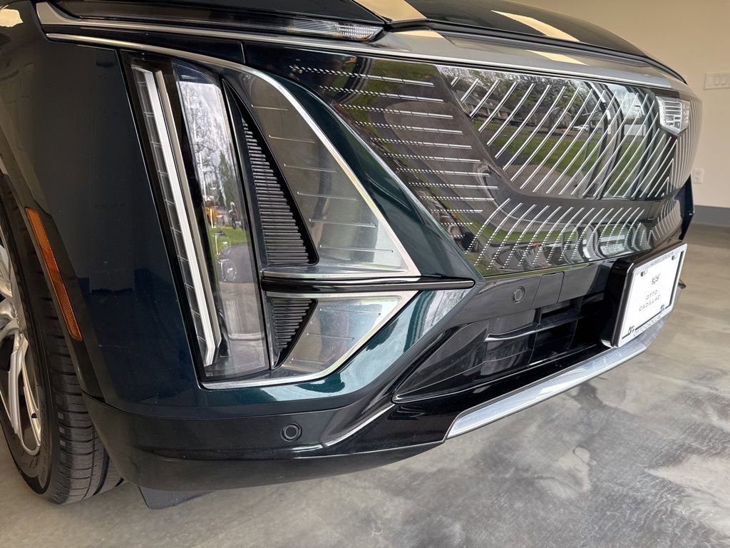 Certified 2024 Cadillac Lyriq Tech AWD/4WD image 7
