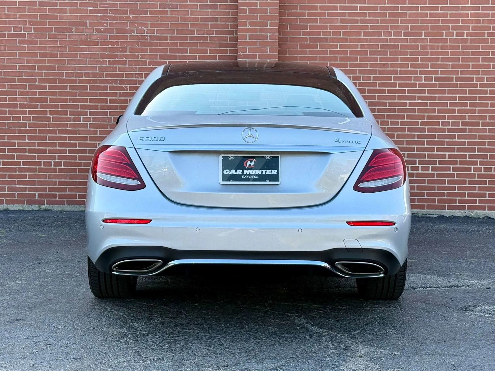 Used 2017 Mercedes-Benz E 300 4MATIC image 6