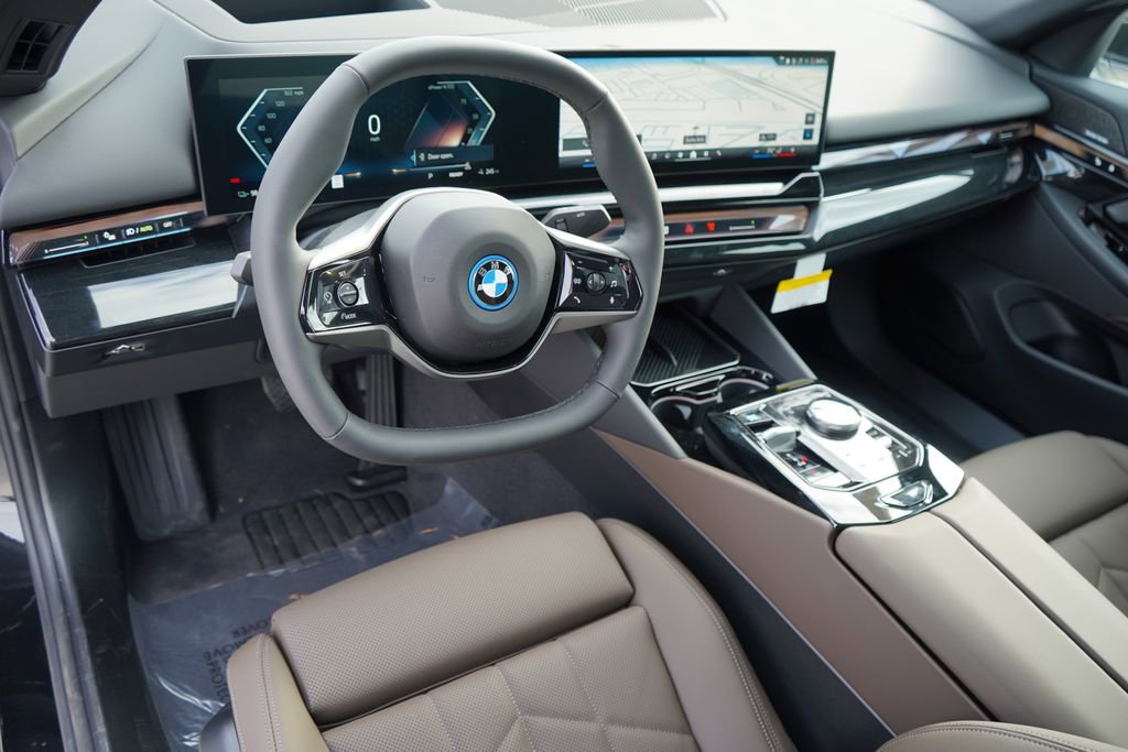 New 2026 BMW i5 eDrive40 w/ Premium Package image 13