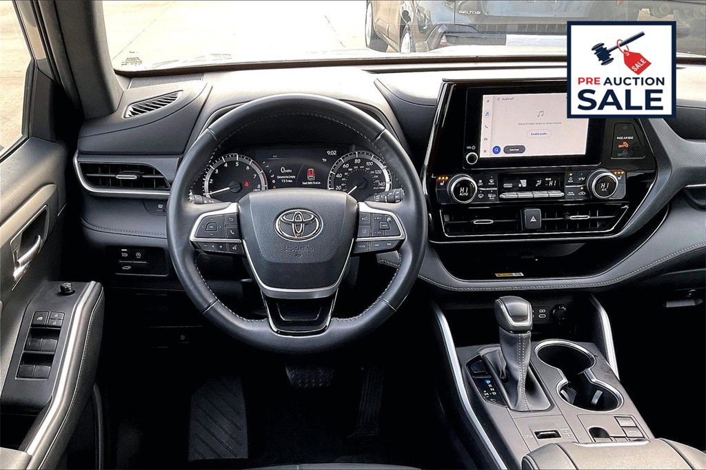 Used 2023 Toyota Highlander XSE image 5
