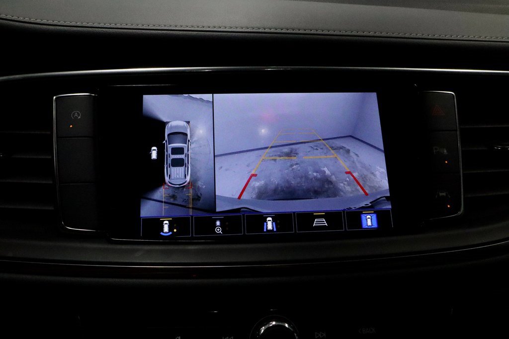 Used 2024 Buick Enclave Premium image 2