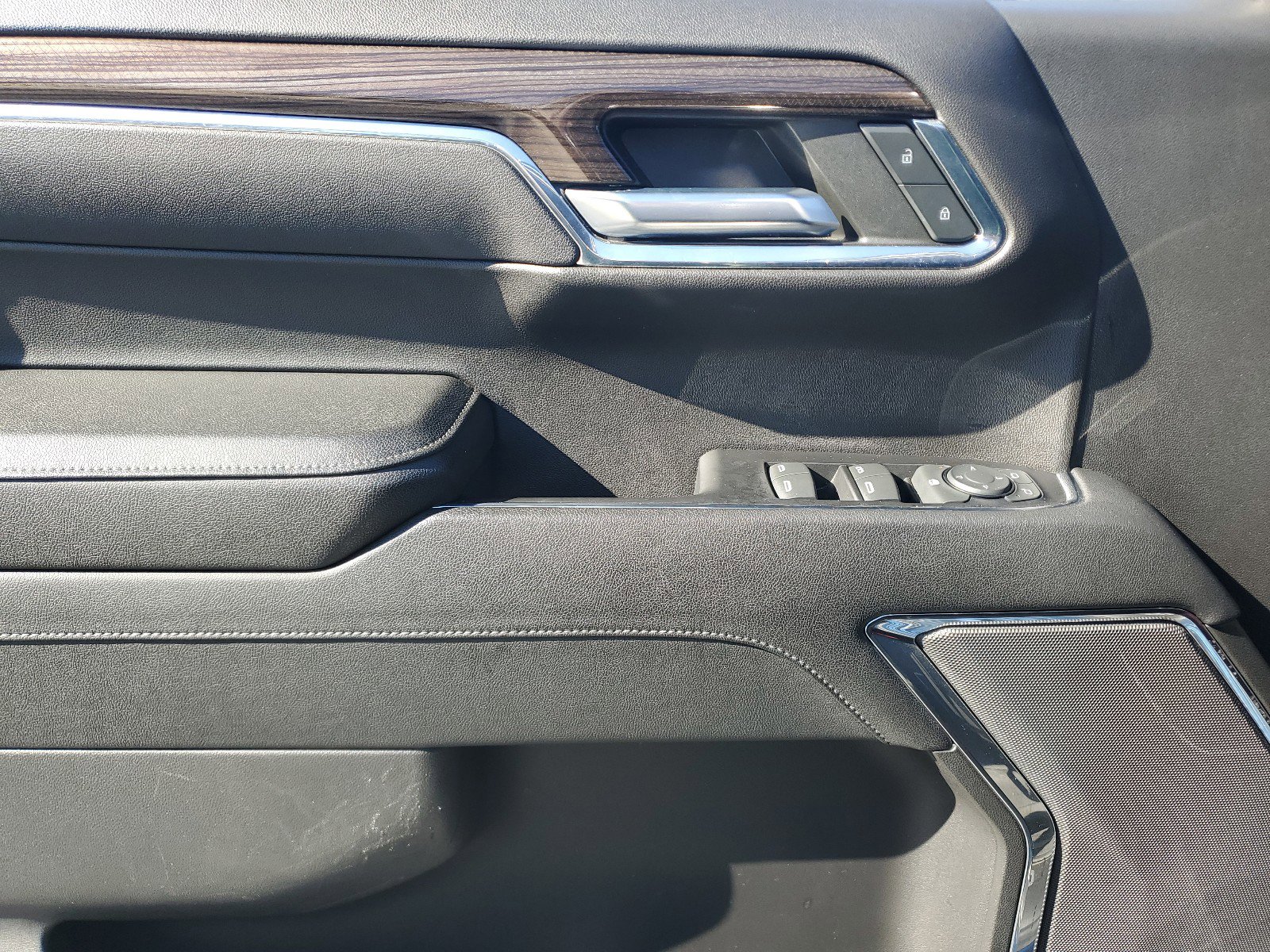 Used 2023 Chevrolet Silverado 1500 LT image 16