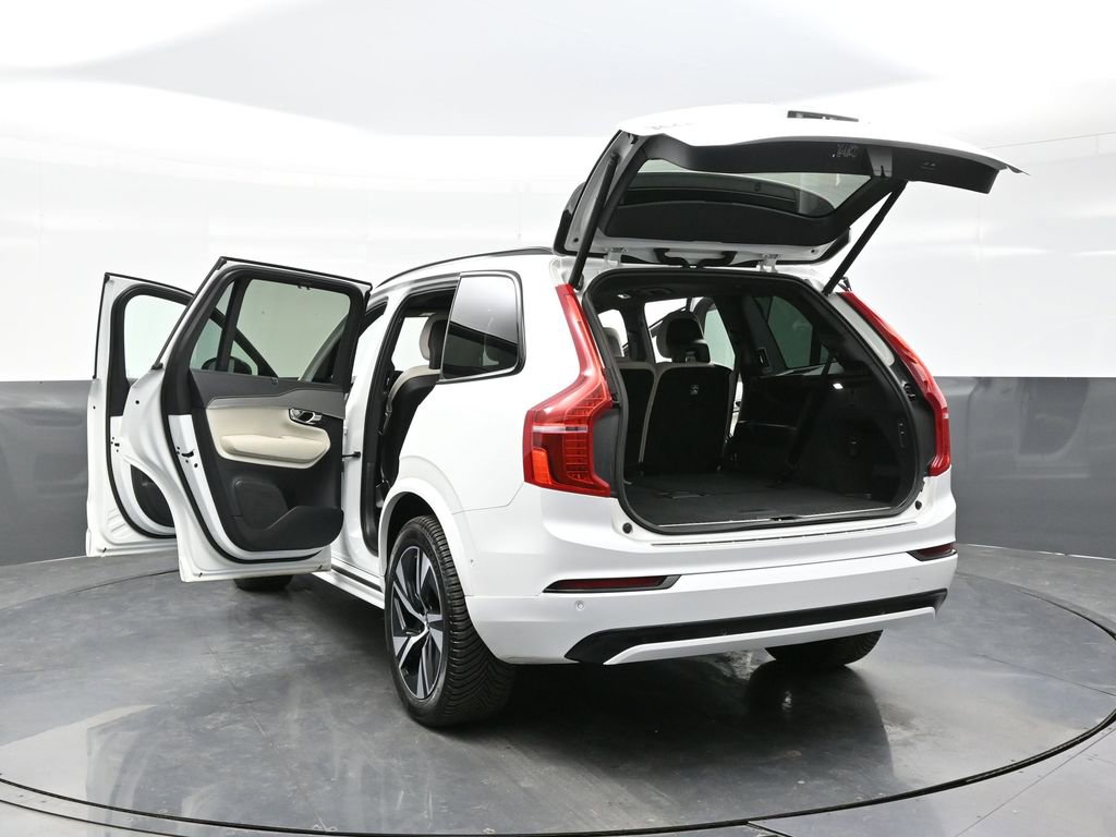 Used 2022 Volvo XC90 T8 R-Design image 36