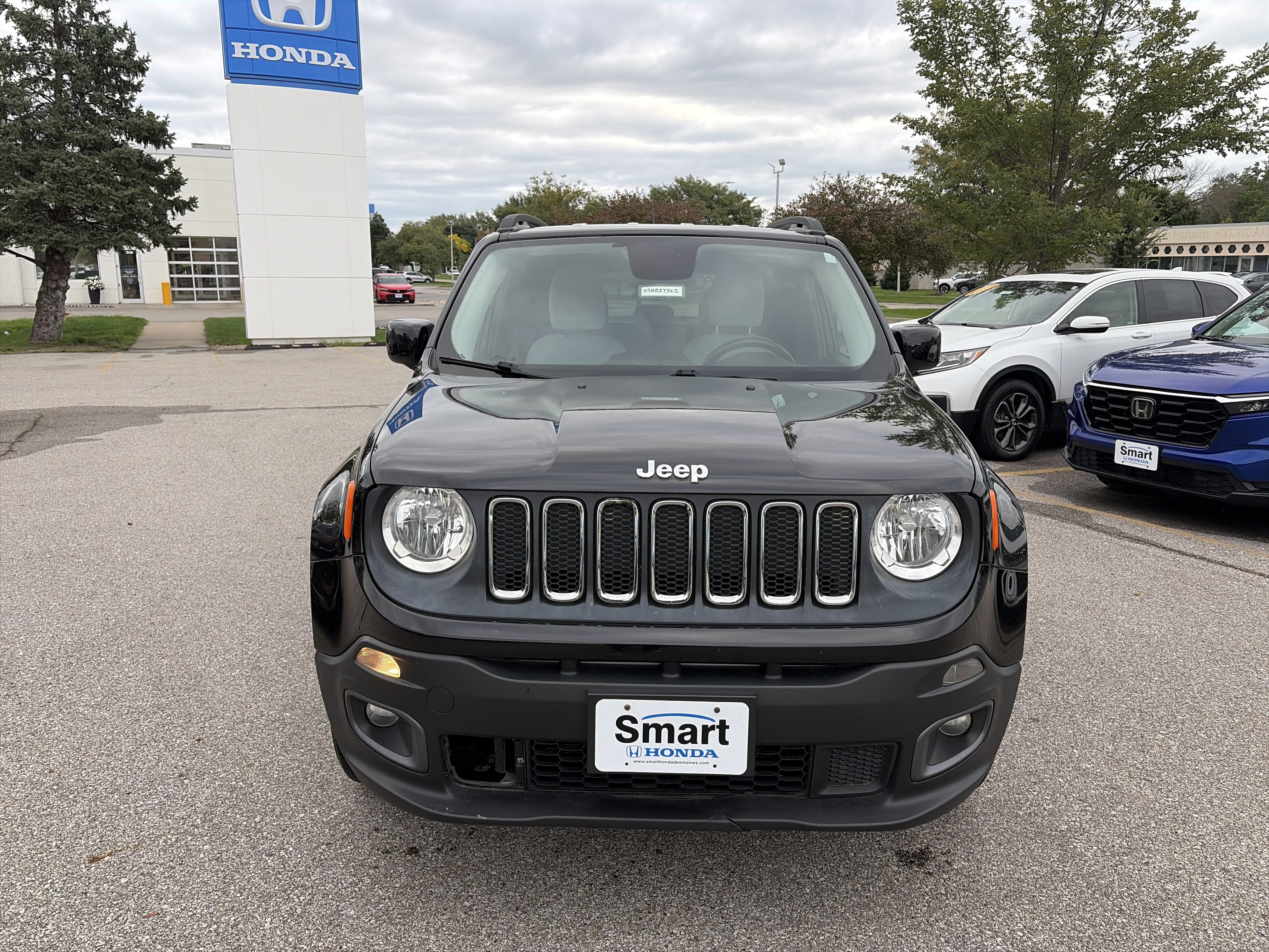Used 2015 Jeep Renegade Latitude AWD/4WD image 2