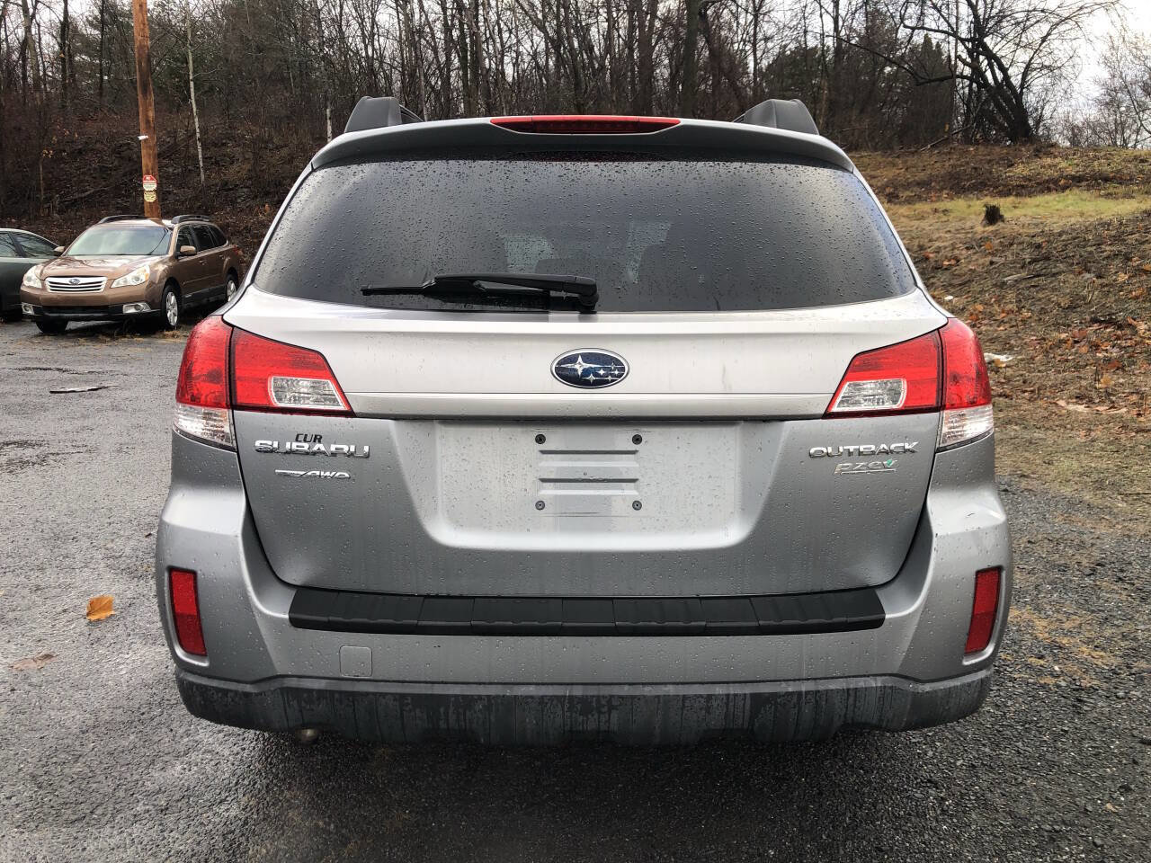 Used 2011 Subaru Outback 2.5i Premium w/ All-Weather Pkg AWD/4WD image 6