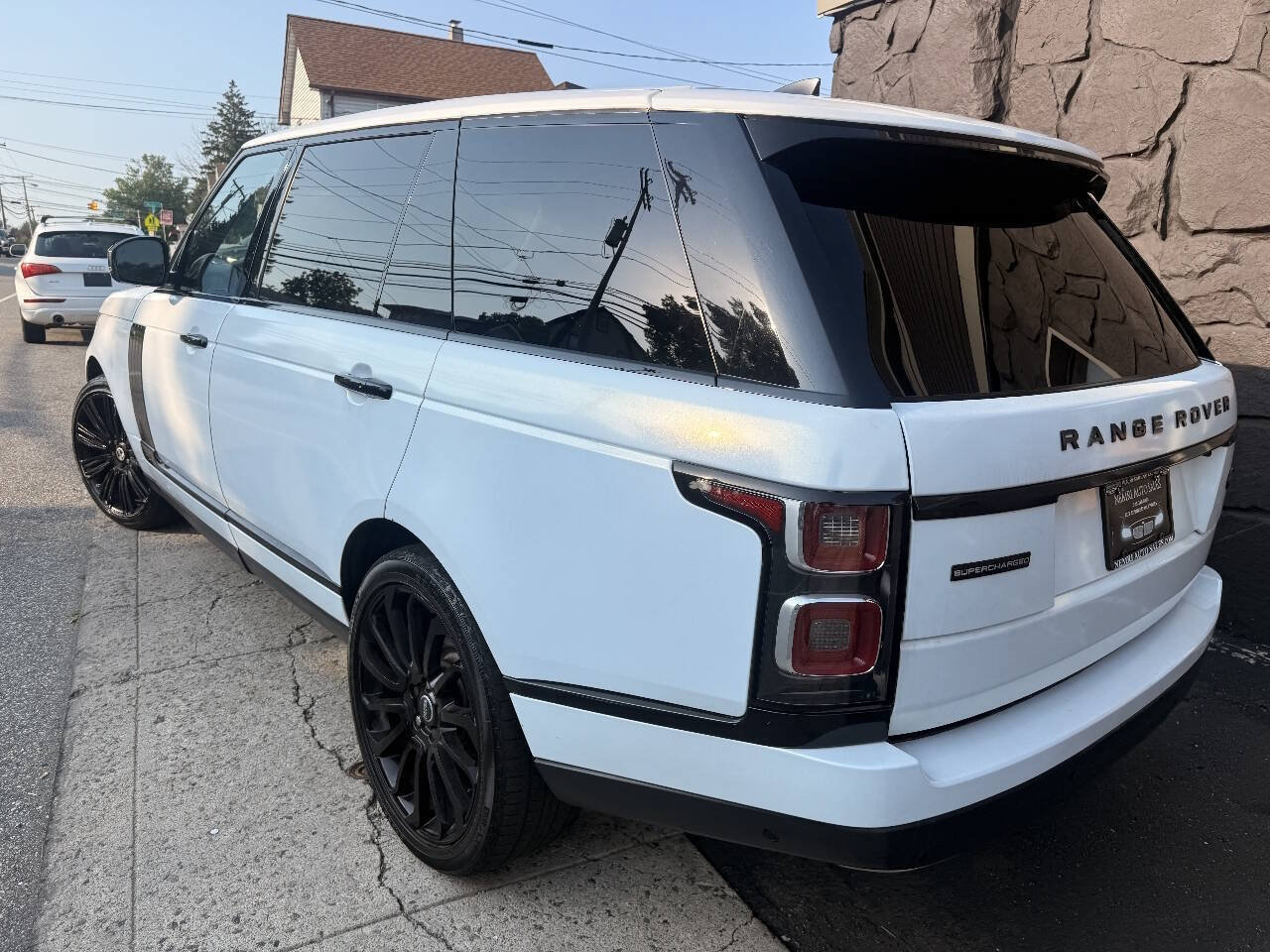Used 2018 Land Rover Range Rover Long Wheelbase Supercharged AWD/4WD image 7