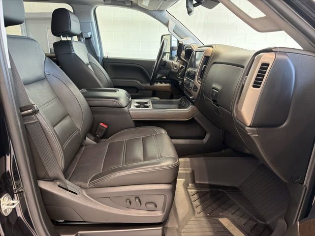 Used 2018 GMC Sierra 2500 Denali w/ Duramax Plus Package image 11