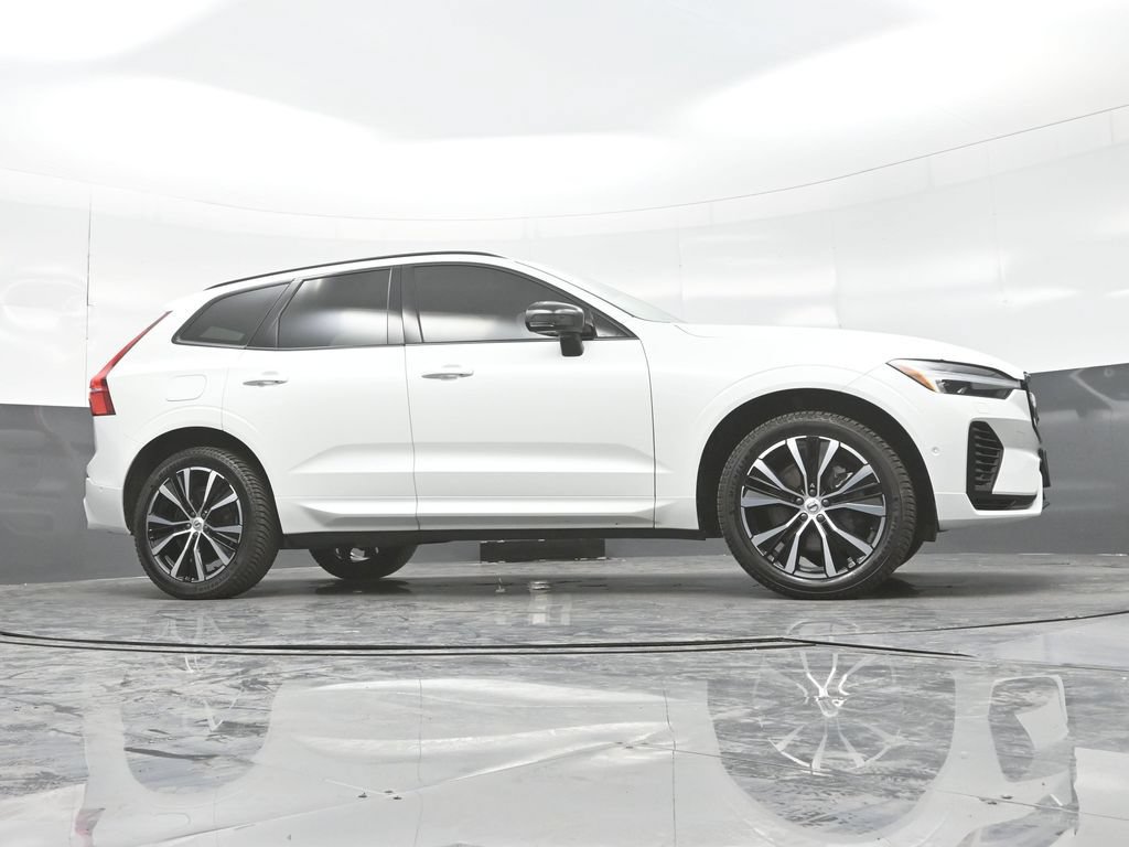 Used 2023 Volvo XC60 T8 Plus AWD/4WD image 28
