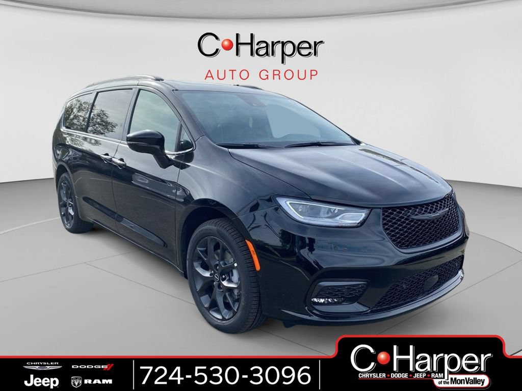New 2026 Chrysler Pacifica Limited w/ S Appearance Package