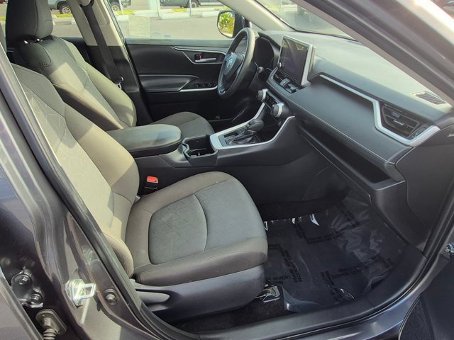 Used 2025 Toyota RAV4 XLE FWD image 5