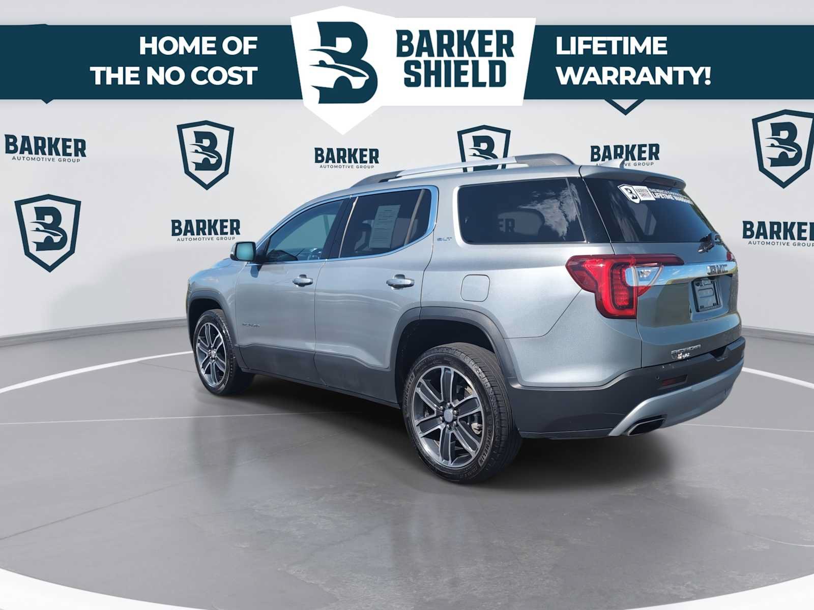 Used 2023 GMC Acadia SLT w/ Preferred Package FWD image 7