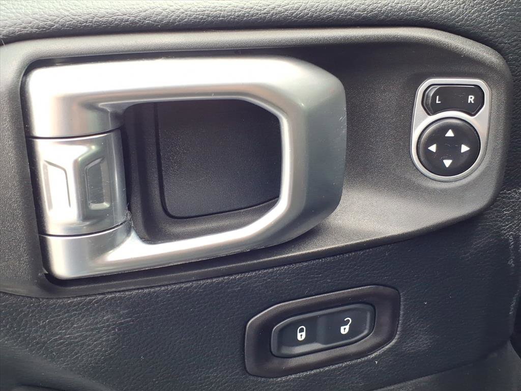 Used 2018 Jeep Wrangler Unlimited Rubicon w/ Dual Top Group image 24