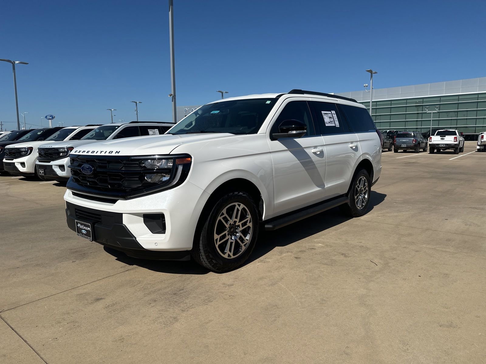 New 2026 Ford Expedition Active image 1