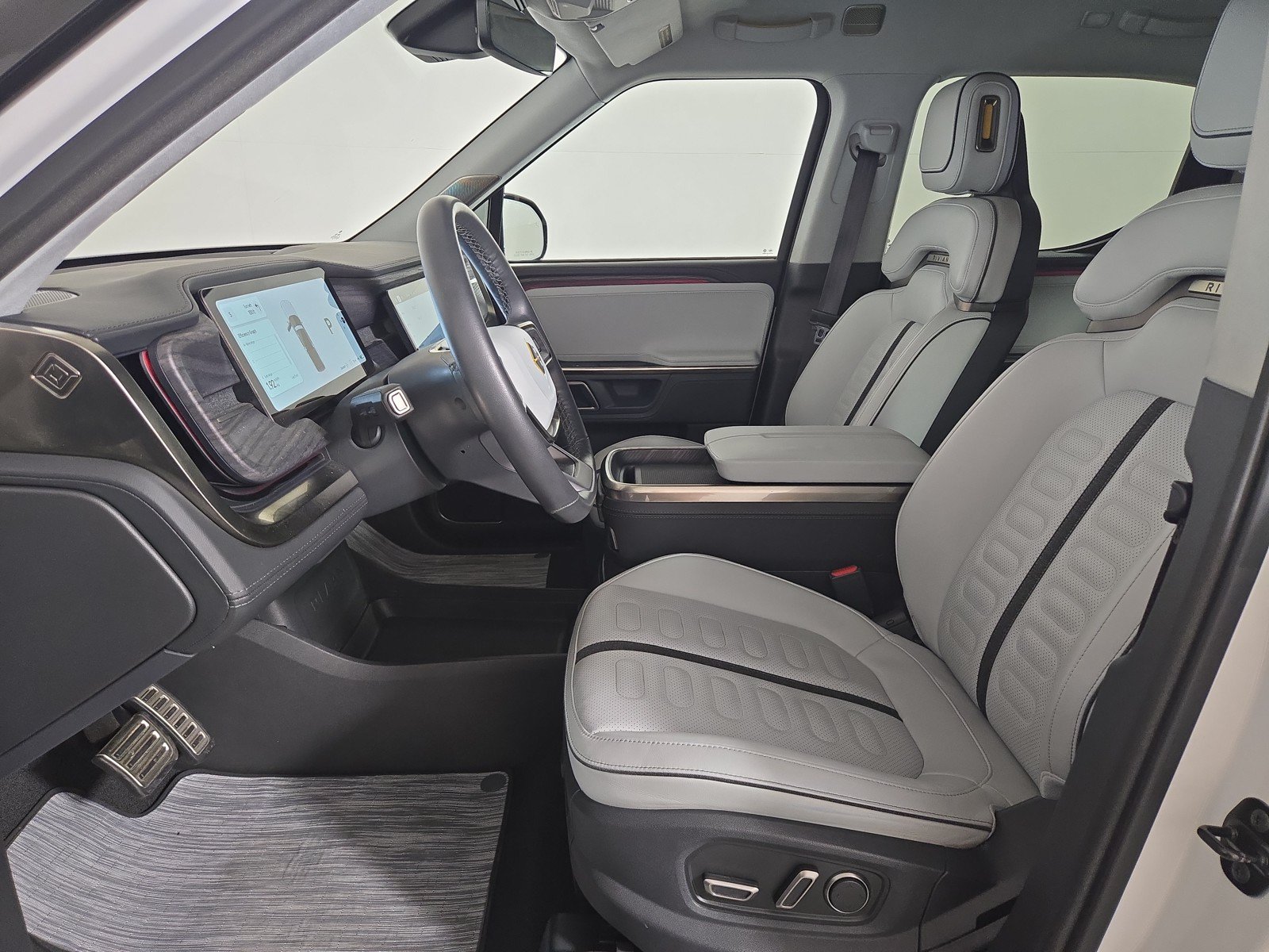 Used 2024 Rivian R1T Adventure AWD/4WD image 20