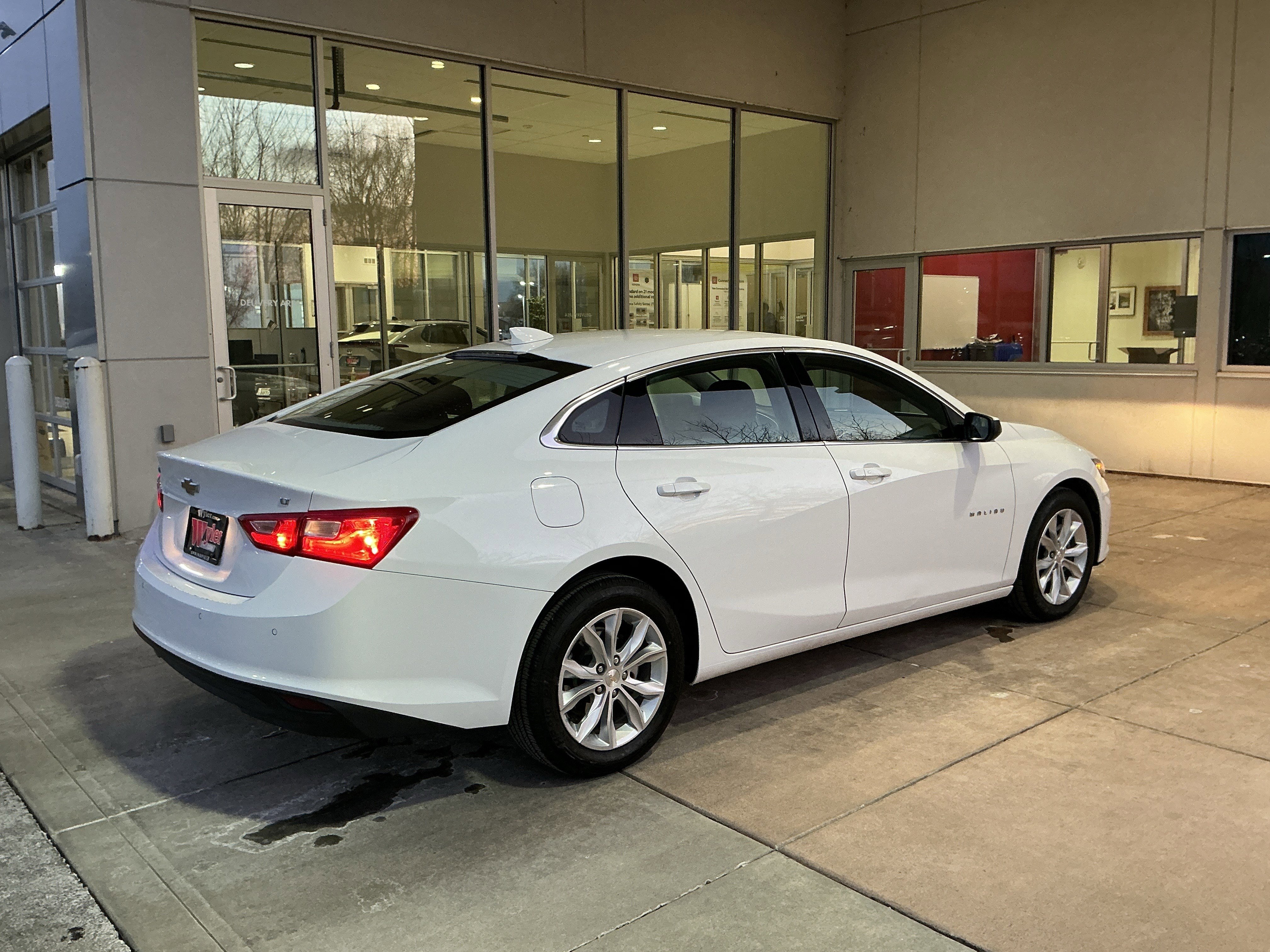Used 2024 Chevrolet Malibu LT image 22