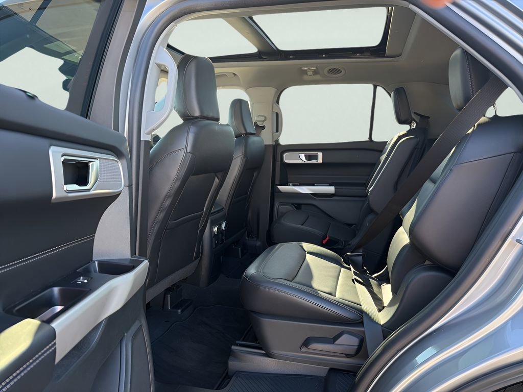 Used 2022 Ford Explorer Limited w/ Equipment Group 301A image 21