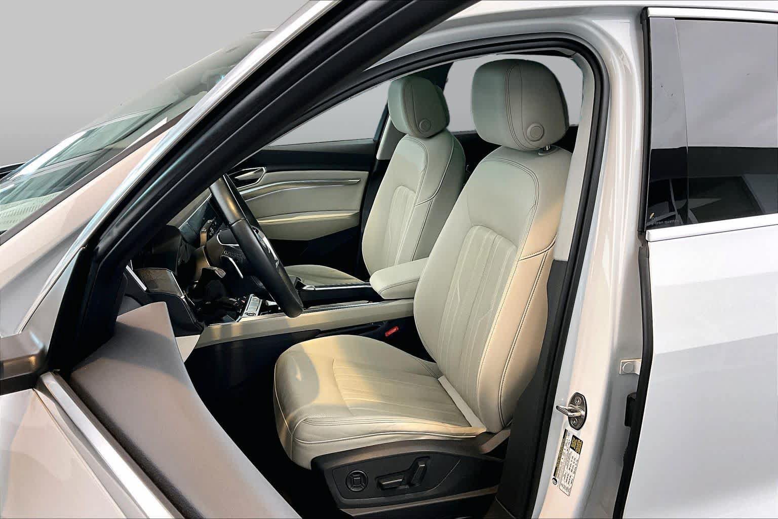 Used 2024 Audi Q8 e-tron Premium Plus w/ Premium Plus Package AWD/4WD image 7