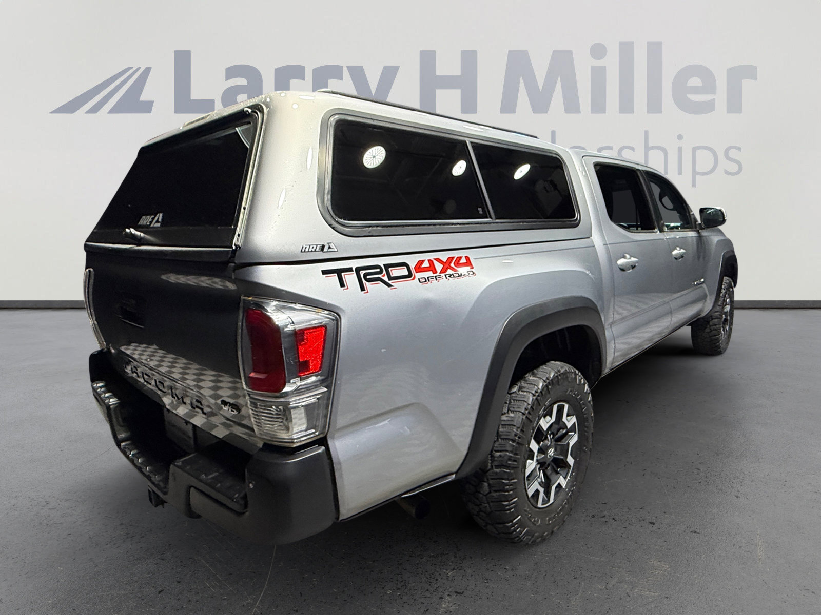 Used 2021 Toyota Tacoma TRD Off-Road w/ Technology Package image 5