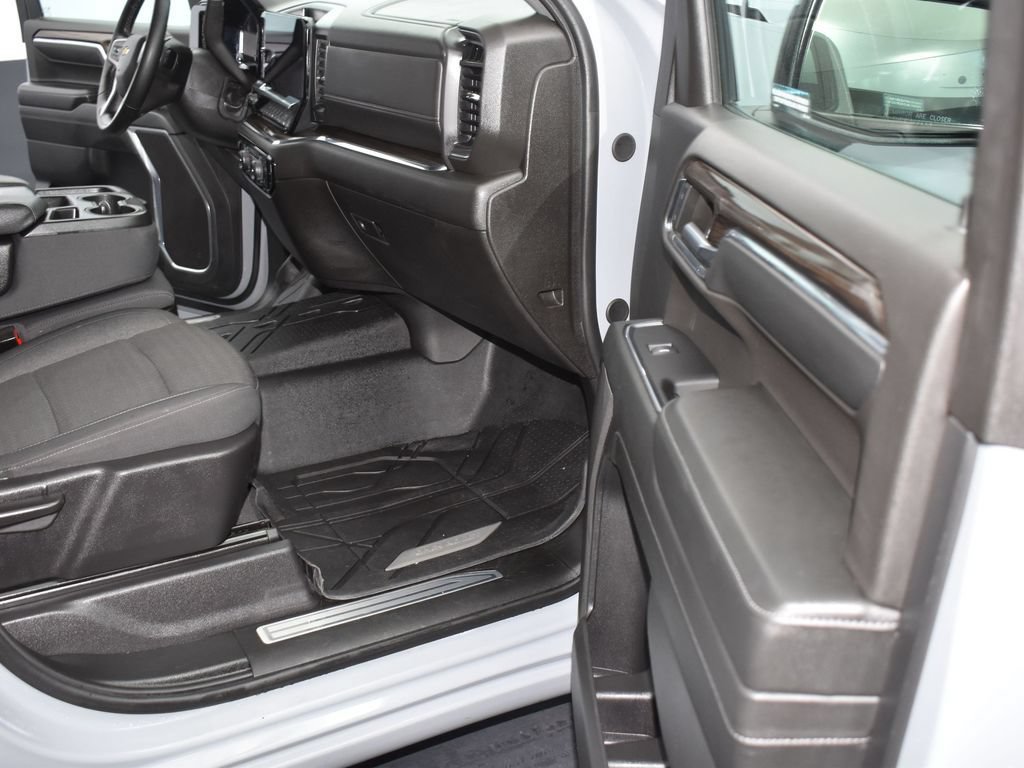Used 2024 Chevrolet Silverado 1500 LT w/ Work Truck Package AWD/4WD image 18