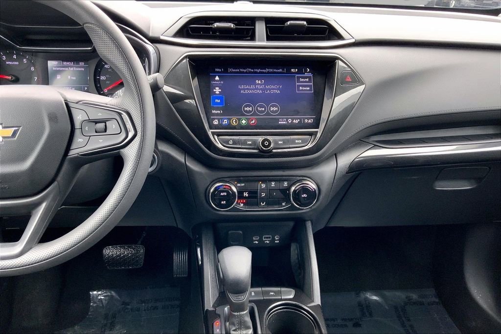Used 2022 Chevrolet TrailBlazer LT w/ Convenience Package image 9