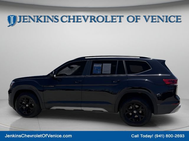 Used 2024 Volkswagen Atlas Peak Edition SEL AWD/4WD image 9