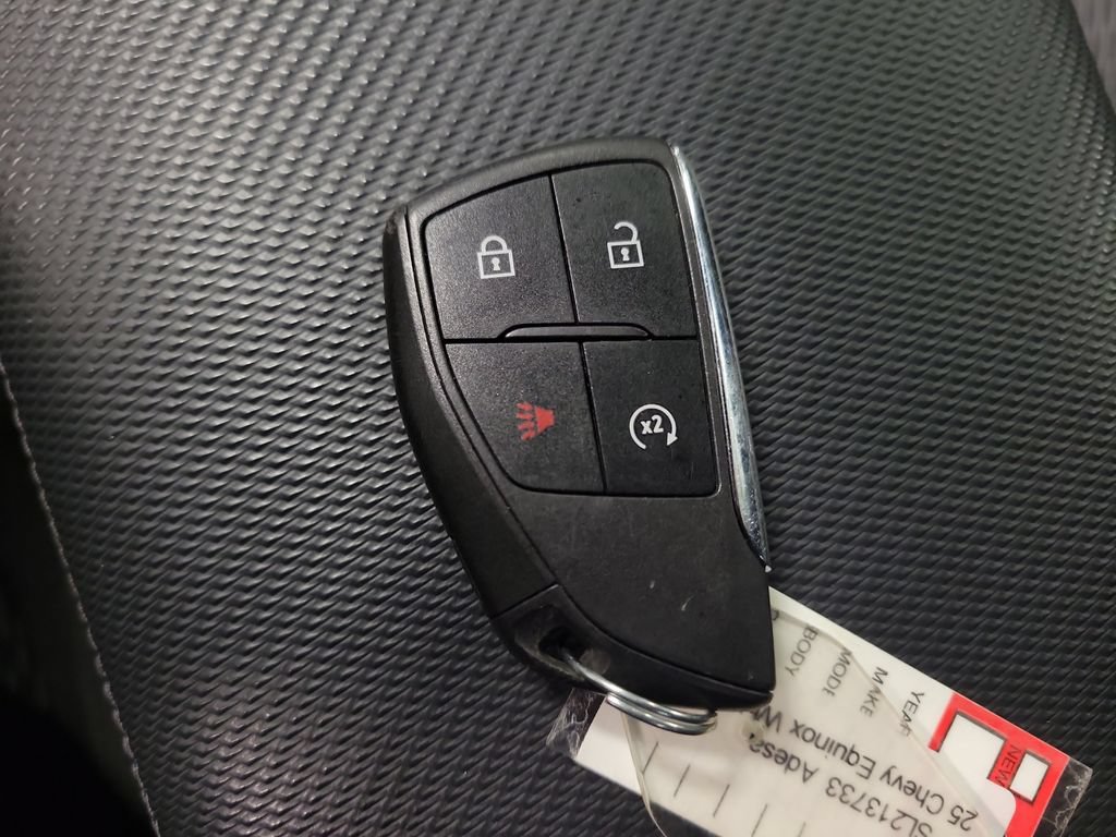Used 2025 Chevrolet Equinox LT FWD image 19
