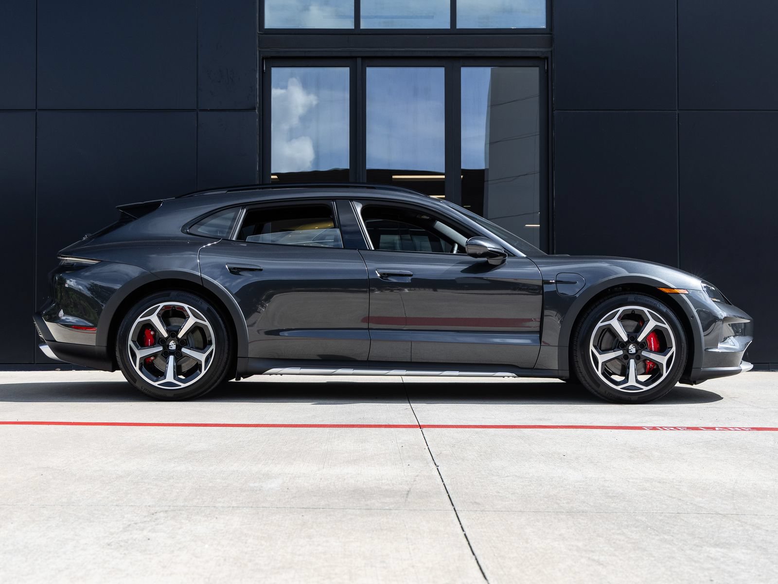 New 2026 Porsche Taycan 4S AWD/4WD image 12