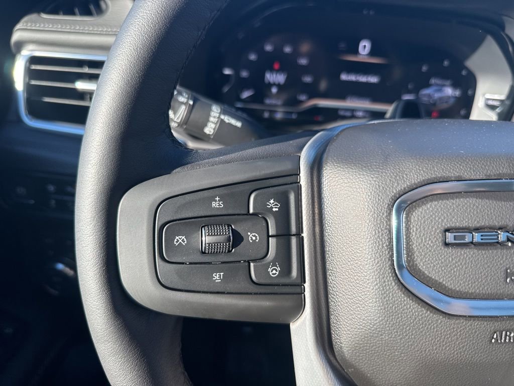 Used 2023 GMC Yukon Denali w/ Denali Reserve Package image 19