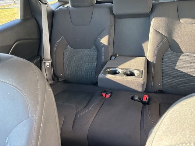 Used 2019 Jeep Cherokee Latitude w/ Cold Weather Group image 27