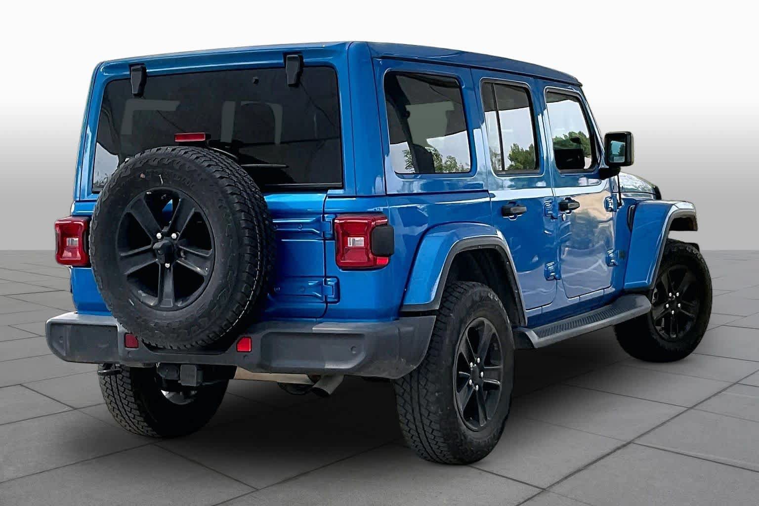 Used 2022 Jeep Wrangler Unlimited Sahara AWD/4WD image 12