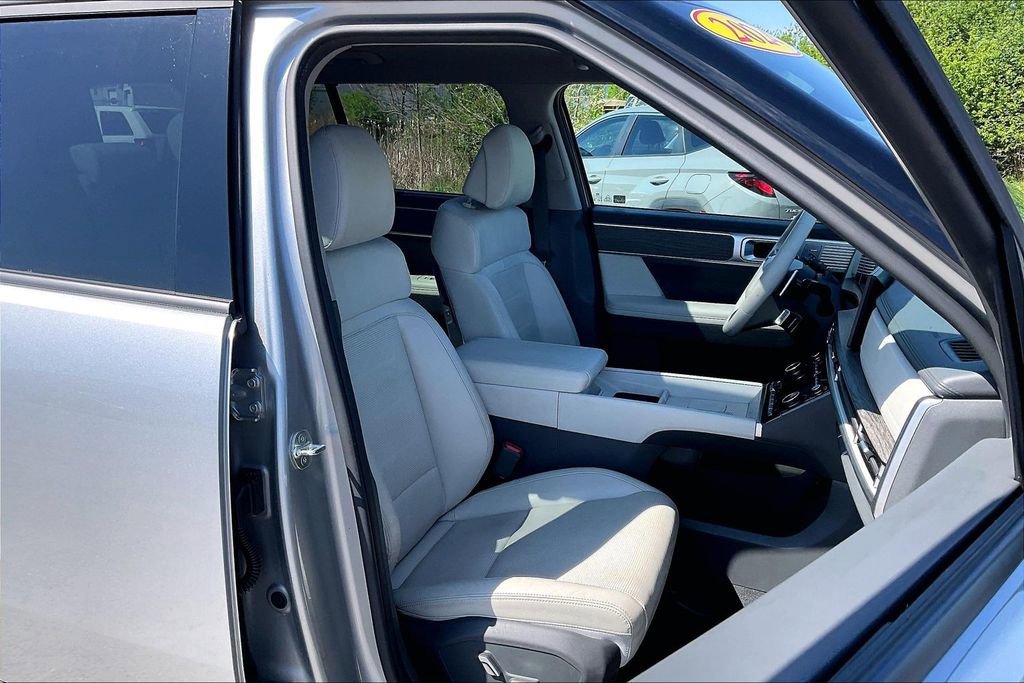 Used 2024 Hyundai Santa Fe Limited AWD/4WD image 7
