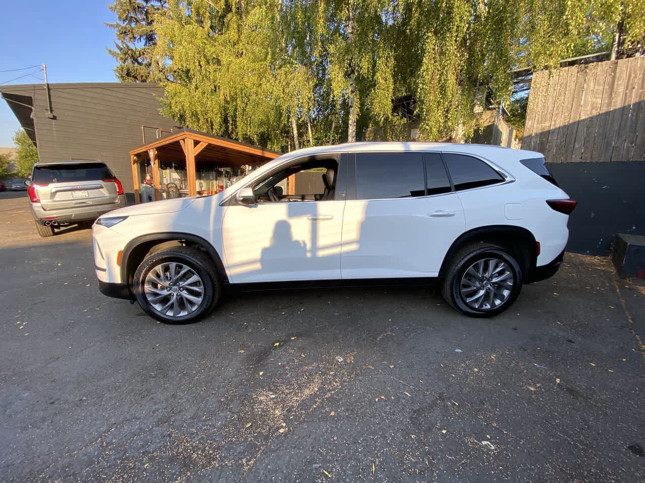 Used 2026 Buick Enclave Preferred AWD/4WD image 3