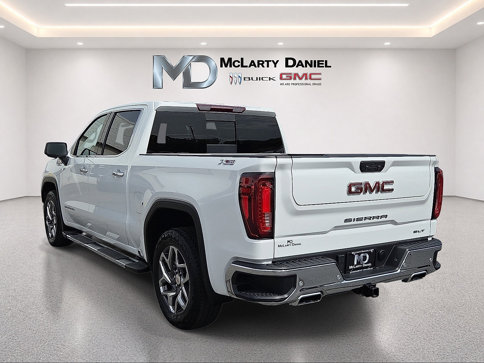 Certified 2024 GMC Sierra 1500 SLT w/ SLT Premium Plus Package AWD/4WD image 13