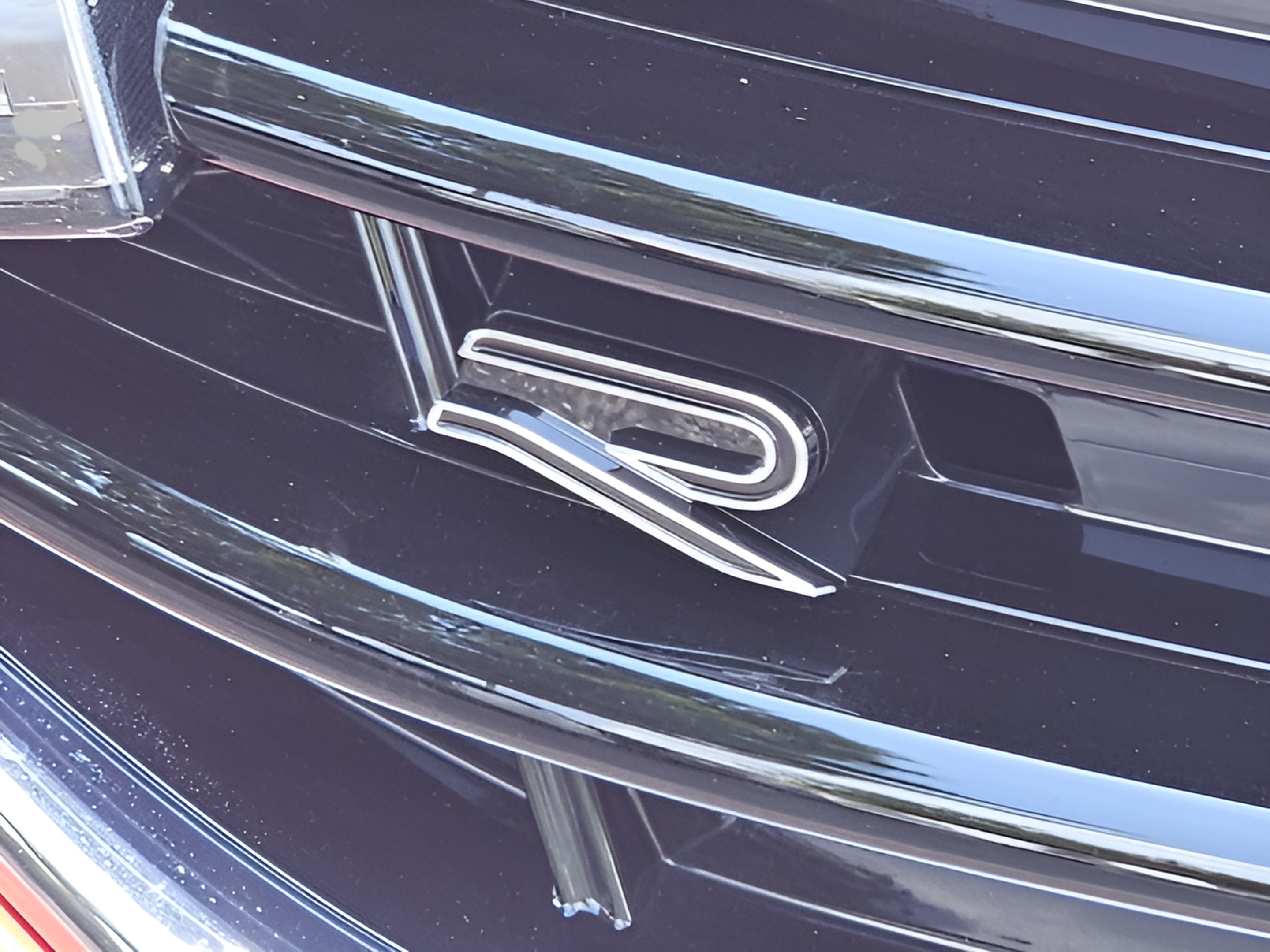 Used 2024 Volkswagen Tiguan SE R-Line FWD image 34