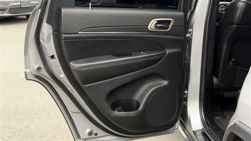 Used 2015 Jeep Grand Cherokee Limited AWD/4WD image 45